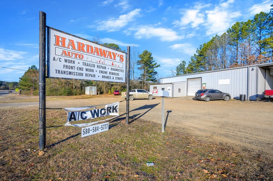 More Photos Of 1277 E Martin Luther King Dr, Broken Bow Office For Sale