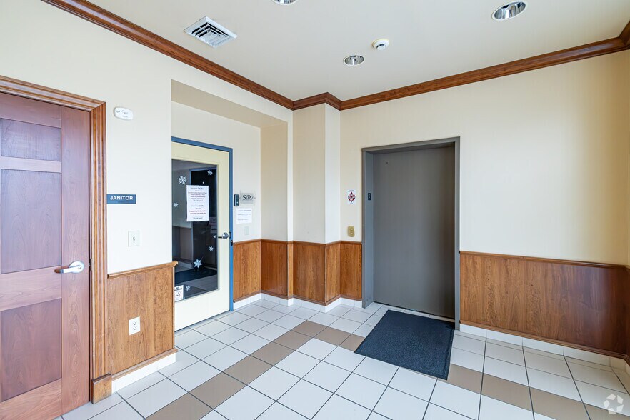 More Photos Of 20 Scotch Rd, Ewing Medical For Lease
