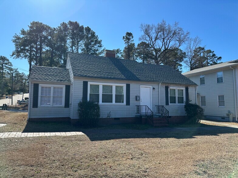 More Photos Of 1901-1903 Bragg Blvd, Fayetteville Office For Lease