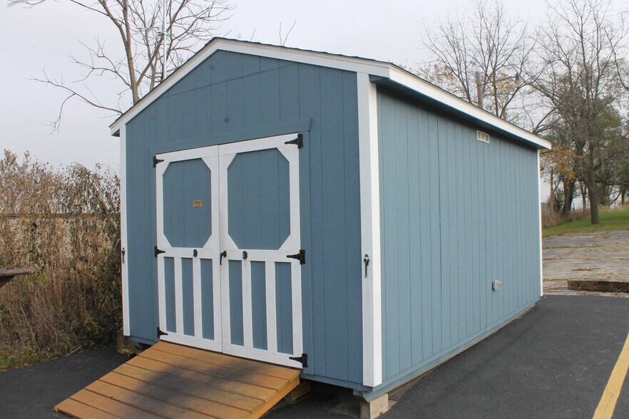 More Photos Of 408 E Comanche Ave, Shabbona General Retail For Sale