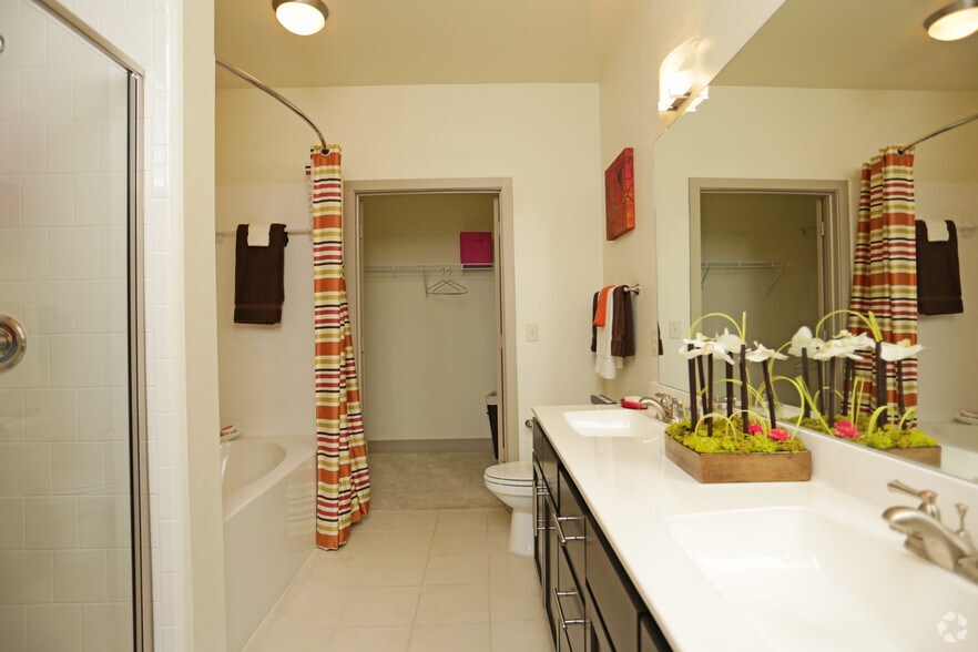 More Photos Of 744 Brick Row, Richardson Apartments For Lease