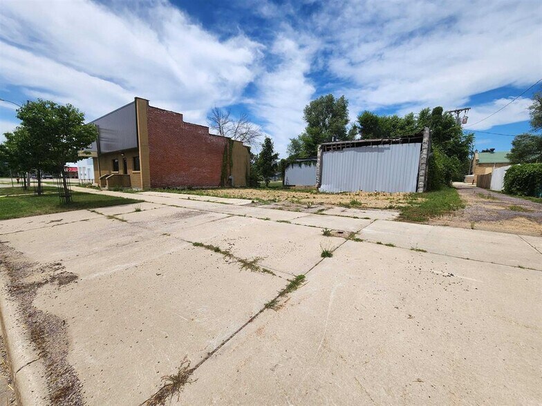 More Photos Of 207 Exchange st, Blue River Warehouse For Sale