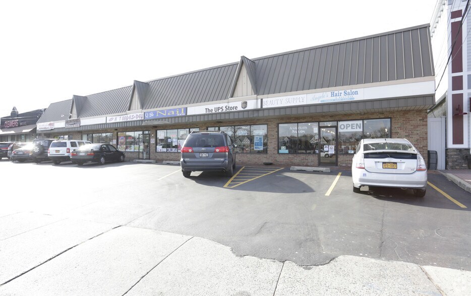 More Photos Of 122-132 Shore Rd, Port Washington Freestanding For Lease