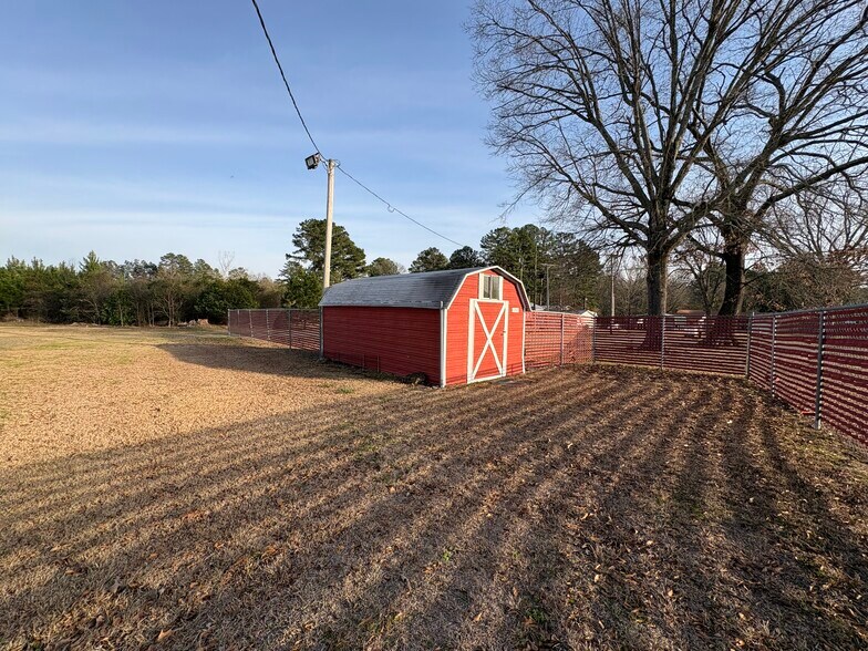 More Photos Of 5599 US Highway 371, Rosston General Retail For Sale