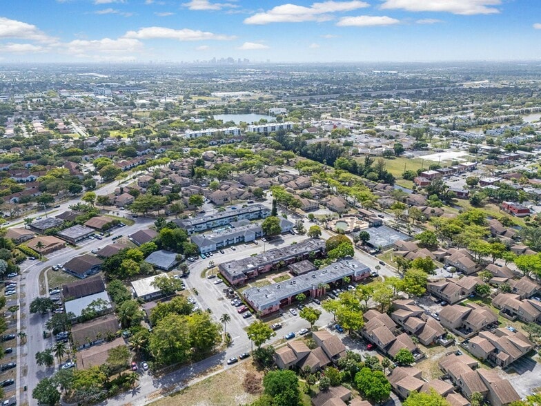 More Photos Of 2221 NW 58th Ave, Lauderhill Apartments For Sale