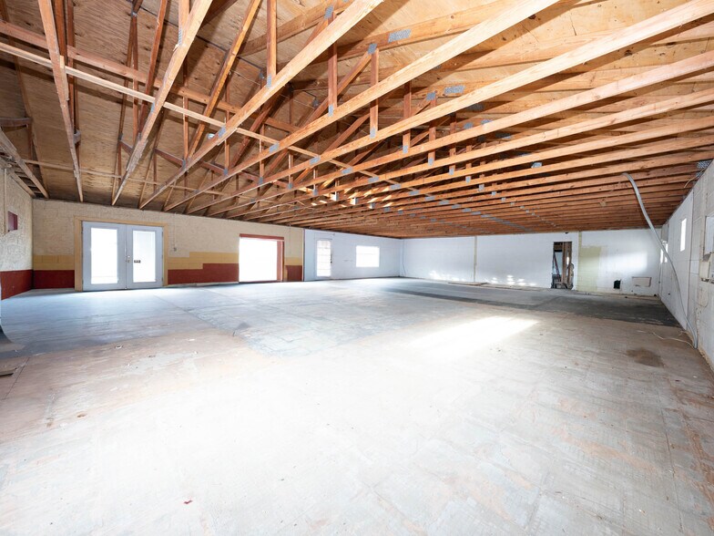 More Photos Of 6857 Cruso Rd, Canton Storefront Retail Office For Lease