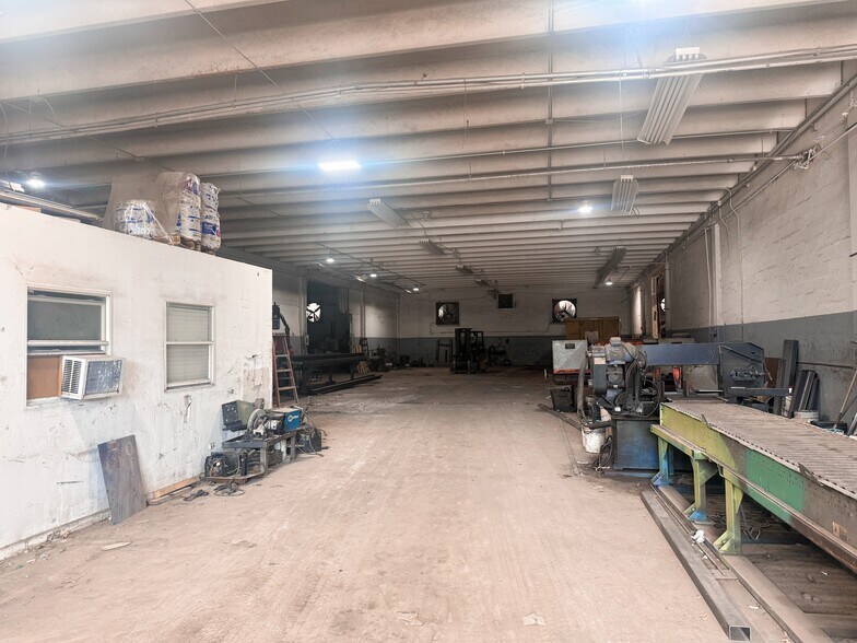 More Photos Of 2335-2337 NW 149th St, Opa-locka Warehouse For Lease