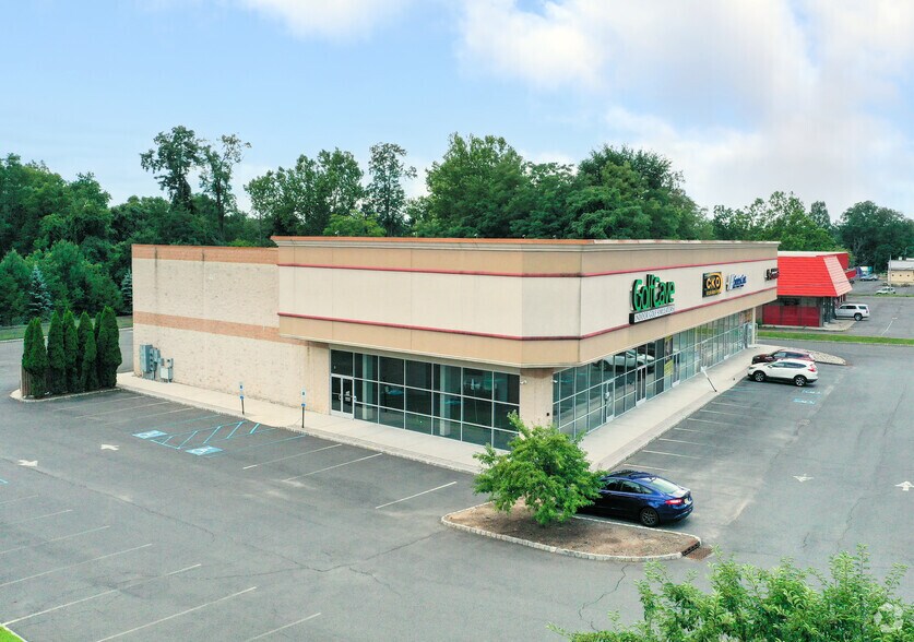 More Photos Of 325 Highway 22 E, Green Brook Freestanding For Lease