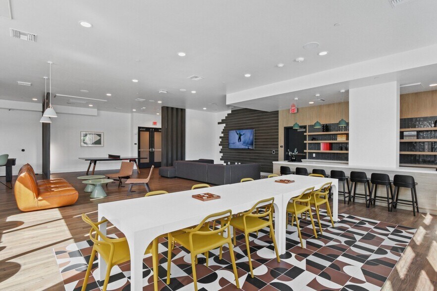 More Photos Of 200 N Vermont Ave, Los Angeles Apartments For Lease