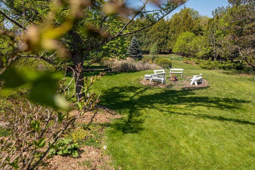 More Photos Of 2544 S Bay Shore Dr, Sister Bay Hotel For Sale