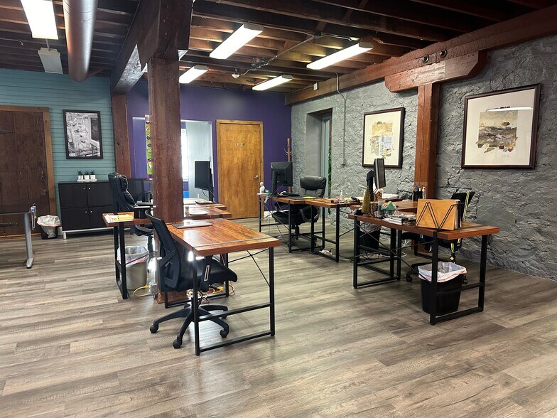 More Photos Of 10 N Main St, Yardley Office For Lease