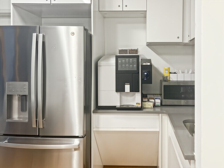 More Photos Of 1500 Astor Ave, Bronx Coworking Space