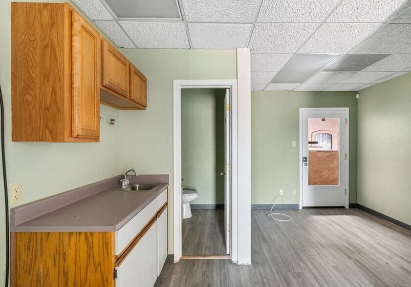 More Photos Of 1631 E Guadalupe Rd, Tempe Office For Sale