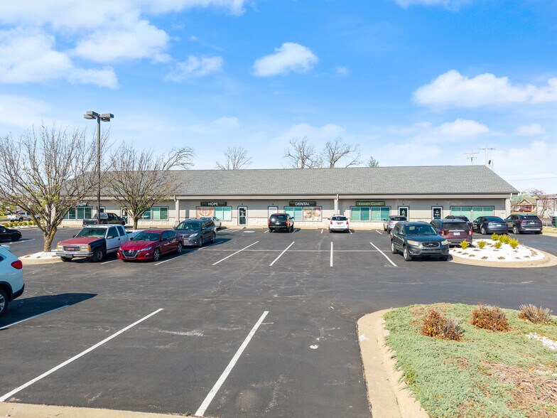More Photos Of 2618 SE J St, Bentonville Office For Lease