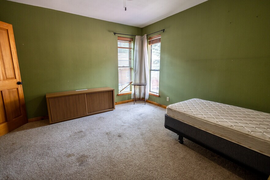 More Photos Of 27680 US Highway 160, South Fork Hotel For Sale