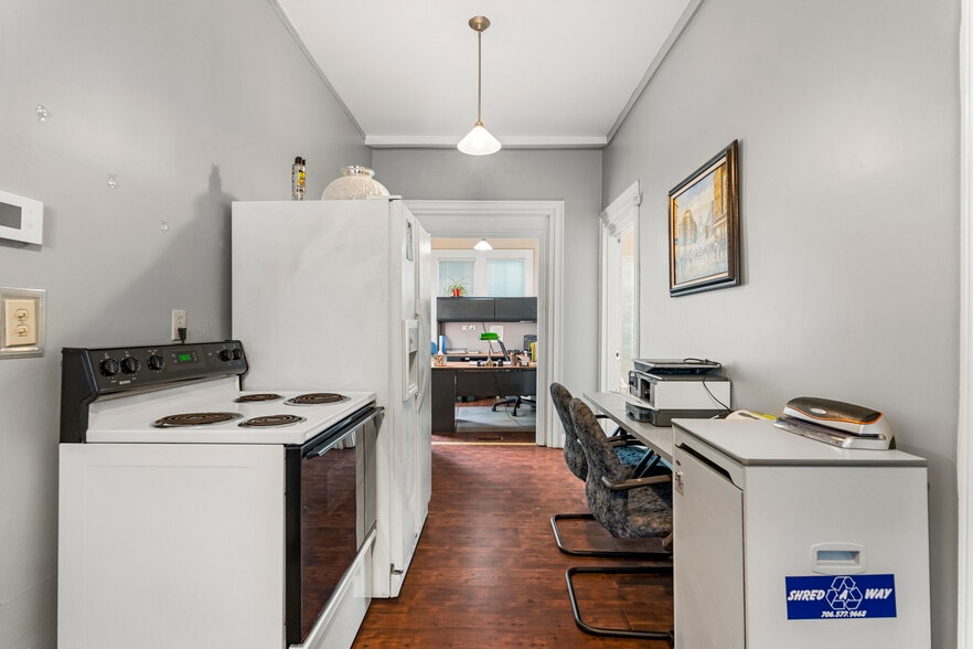More Photos Of 308 10th St, Columbus Office Residential For Sale