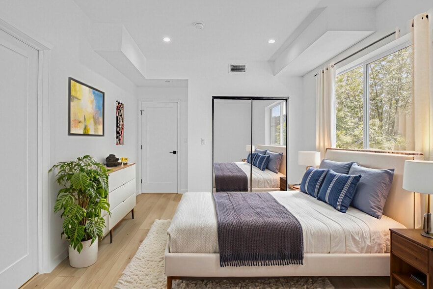 More Photos Of 10826 Hesby St, North Hollywood Apartments For Sale