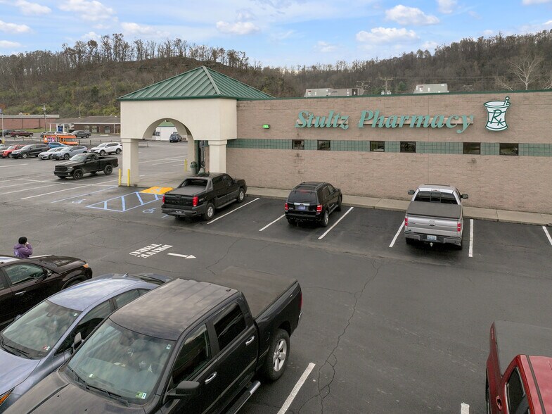 More Photos Of 1629 Ashland Rd, Greenup Freestanding For Sale