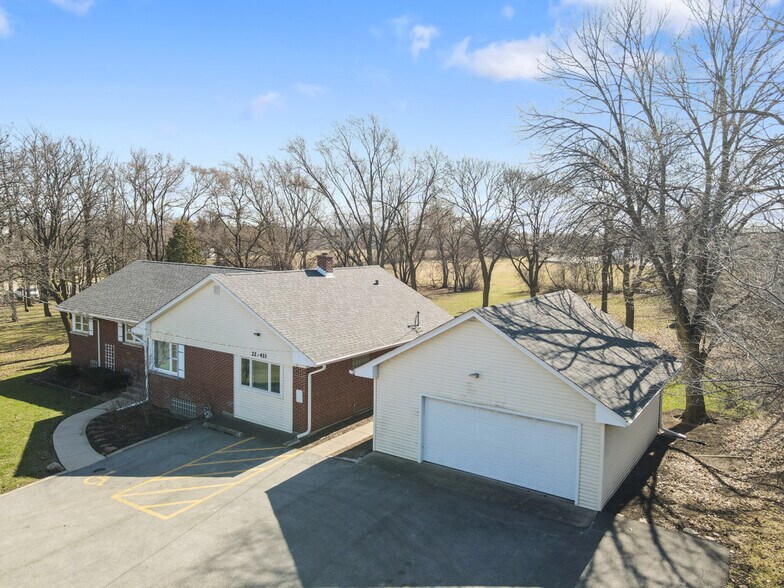 More Photos Of 22W421 ARMY TRAIL RD, Addison Flex For Sale
