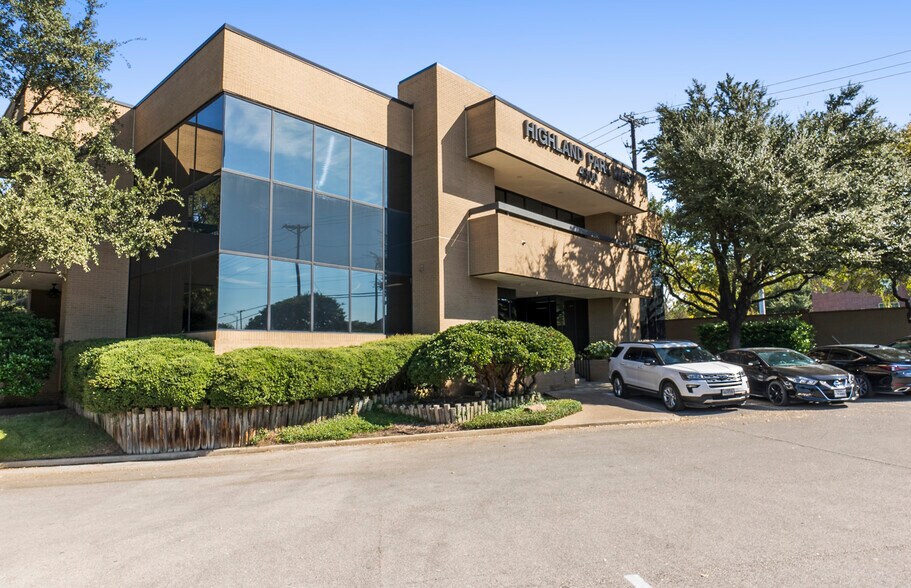 More Photos Of 4300 MacArthur Ave, Dallas Office For Lease