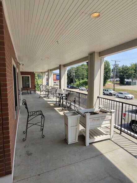 More Photos Of 10 Pettee Brook Ln, Durham Apartments For Lease