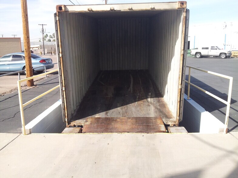 More Photos Of 2625 E University Dr, Phoenix Warehouse For Lease