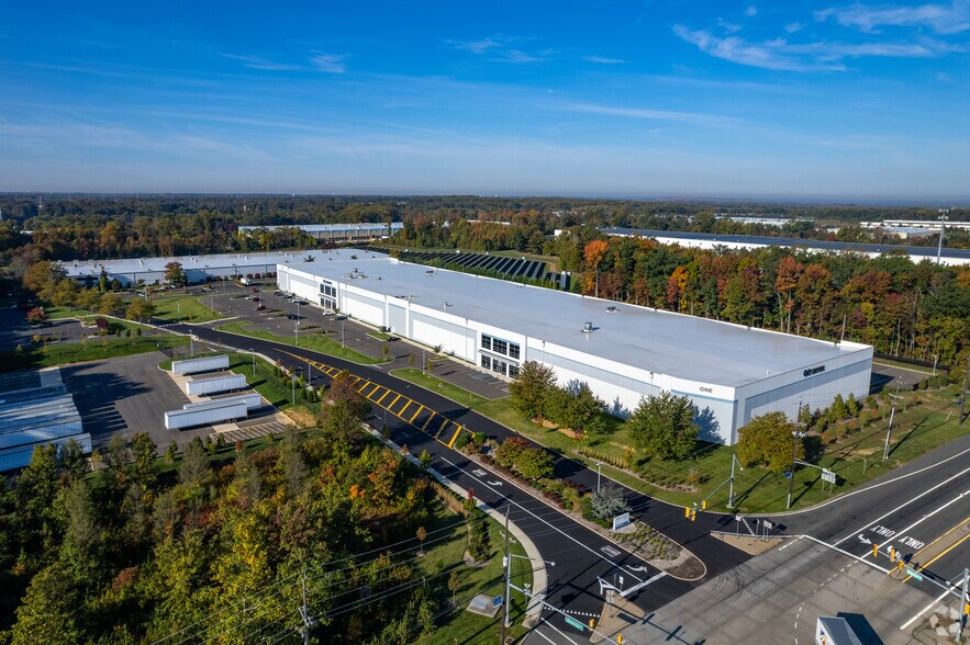 More Photos Of 2 Advantage Ct, Bordentown Distribution For Lease