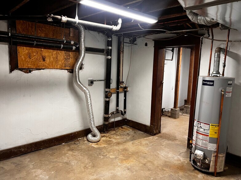 More Photos Of 2601-2603 N 45th St, Omaha Office Residential For Sale