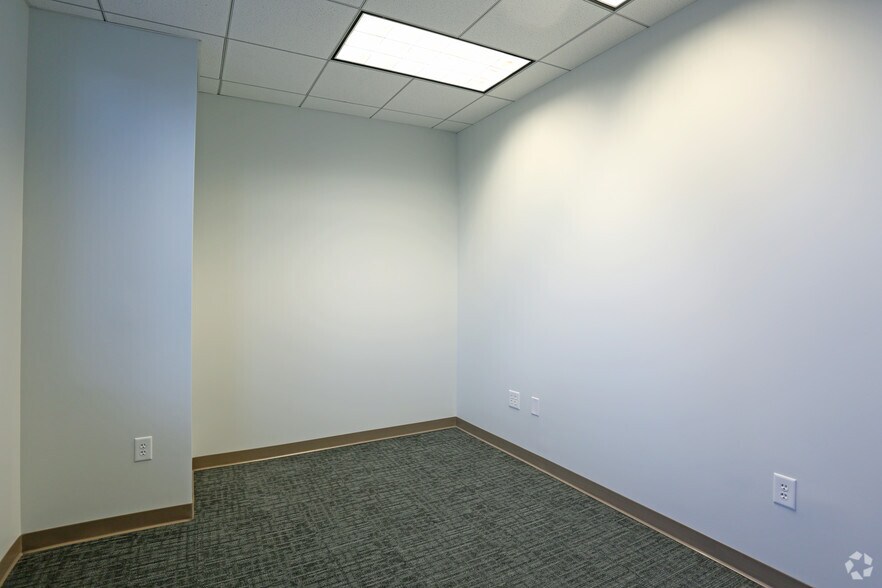 More Photos Of 1 W Fourth St, Winston-Salem Office For Lease