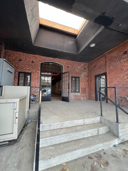 More Photos Of 1632-1634 W Temple St, Los Angeles Storefront For Lease