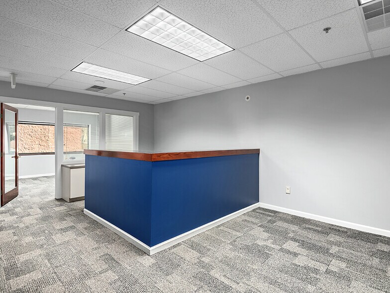 More Photos Of 16 Biltmore Ave, Asheville Office For Lease