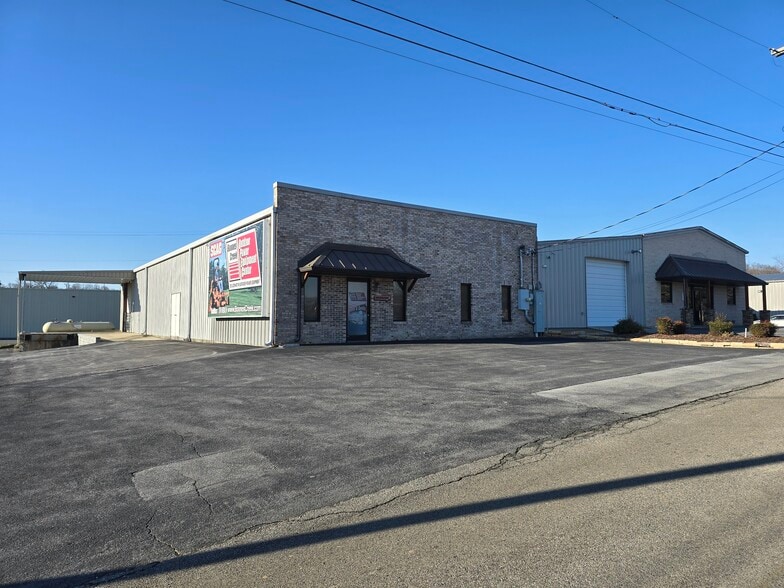 Primary Photo Of 115 Mary St, Johnson City Flex For Lease