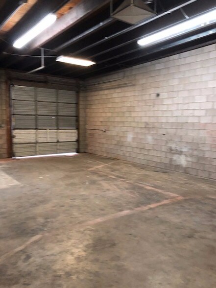 More Photos Of 1930 W Durango St, Phoenix Distribution For Lease