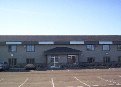 More Photos Of 625 Commerce Dr, Hudson Flex For Lease