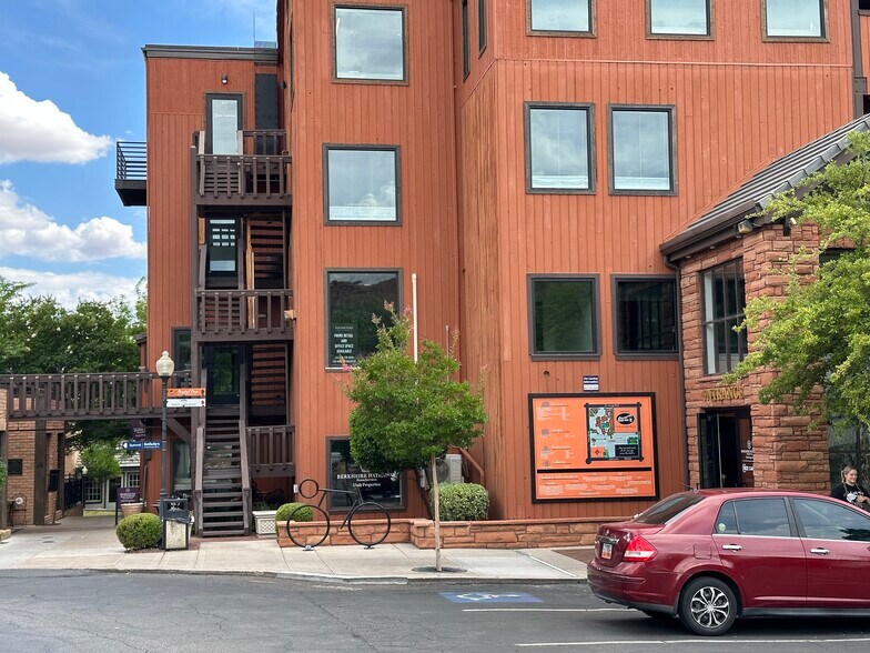 More Photos Of 2 W Saint George Blvd, Saint George Office For Lease