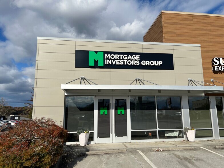 More Photos Of 6601 Kingston Pike, Knoxville Freestanding For Lease