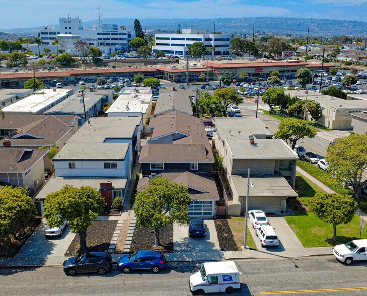 More Photos Of 1302 Amethyst St, Redondo Beach Apartments For Sale
