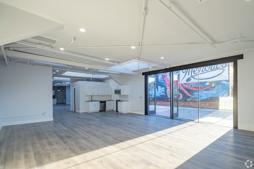 More Photos Of 62-66 Windward Ave, Venice Storefront Retail Office For Lease