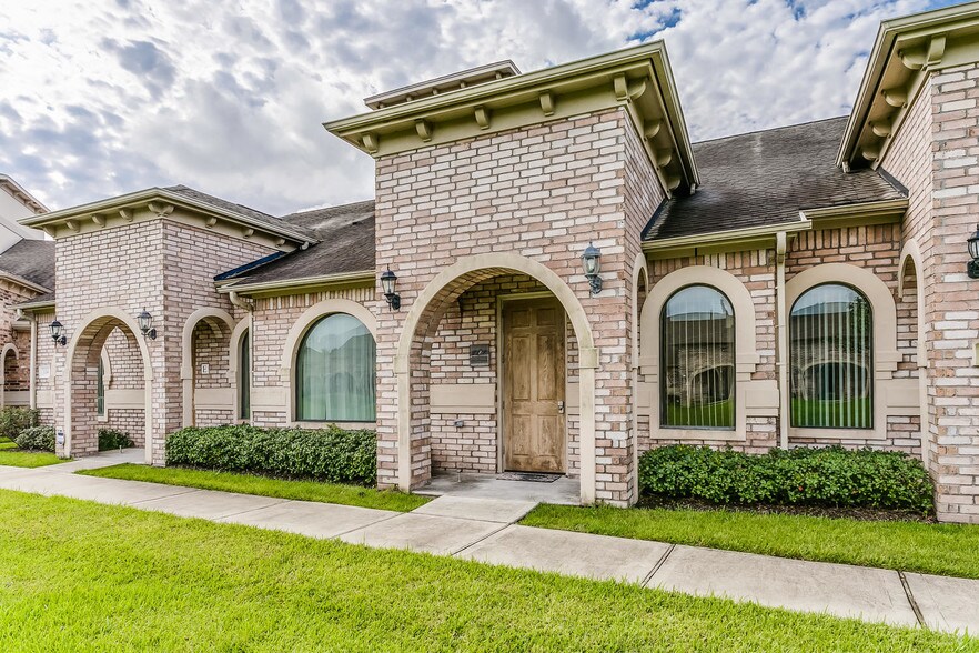 More Photos Of 134 Eldridge Rd, Sugar Land Office Residential For Lease
