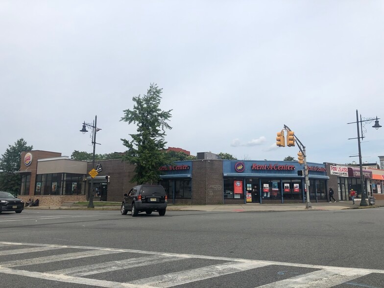 More Photos Of 237-251 Market St, Paterson Storefront Retail Office For Lease