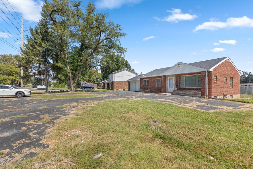 More Photos Of 10236 Halls Ferry Rd, Saint Louis Office For Sale