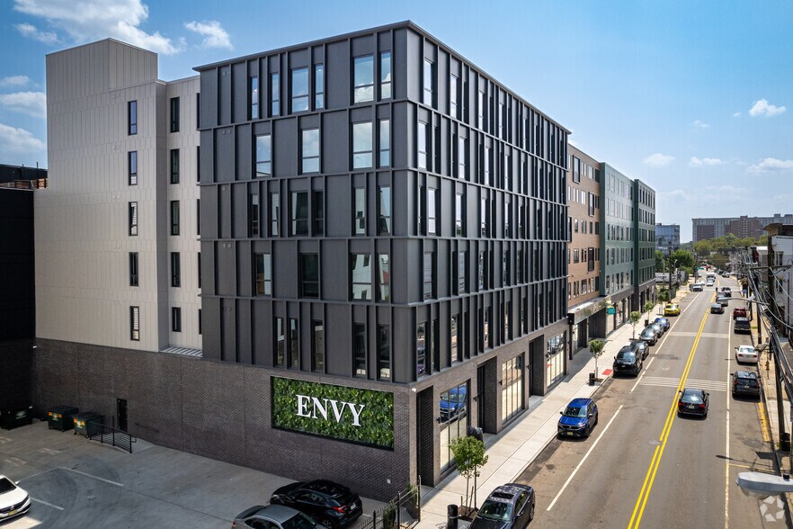 Primary Photo Of 58-84 Norfolk St, Newark Apartments For Lease