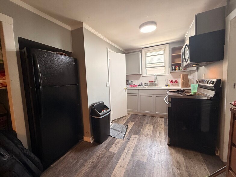 More Photos Of 26 Child St, Warren Apartments For Sale