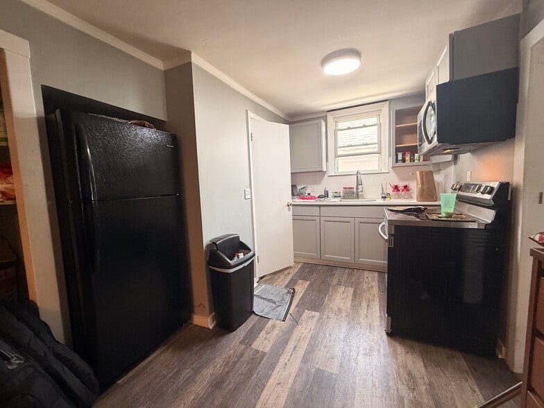 More Photos Of 26 Child St, Warren Apartments For Sale
