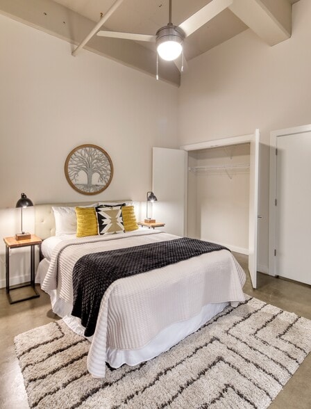 More Photos Of 1100 Richmond Hwy, Richmond Apartments For Sale