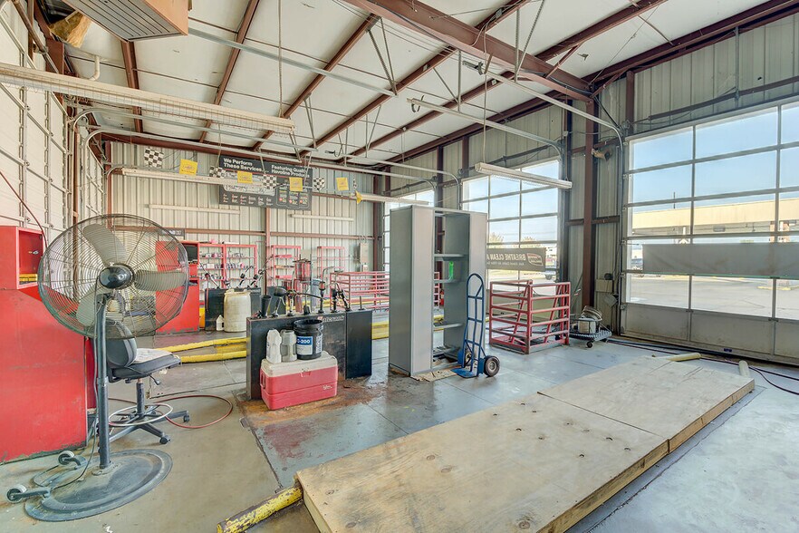 More Photos Of 1112 E Bert Kouns Industrial Loop, Shreveport Carwash For Sale