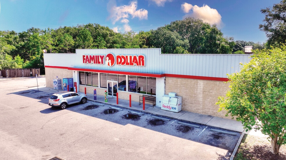 Primary Photo Of 1058 Berkley Rd, Auburndale Freestanding For Lease