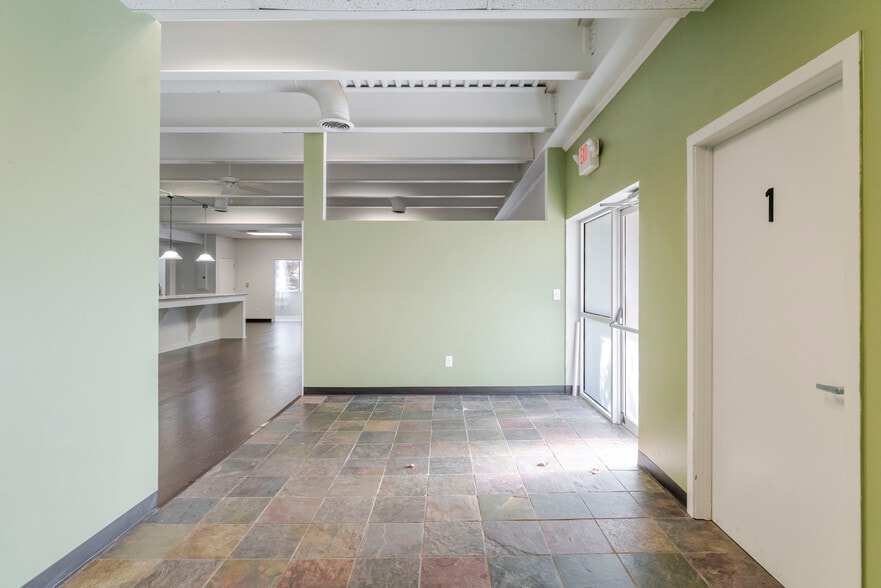 More Photos Of 1410 Incarnation Dr, Charlottesville Medical For Sale