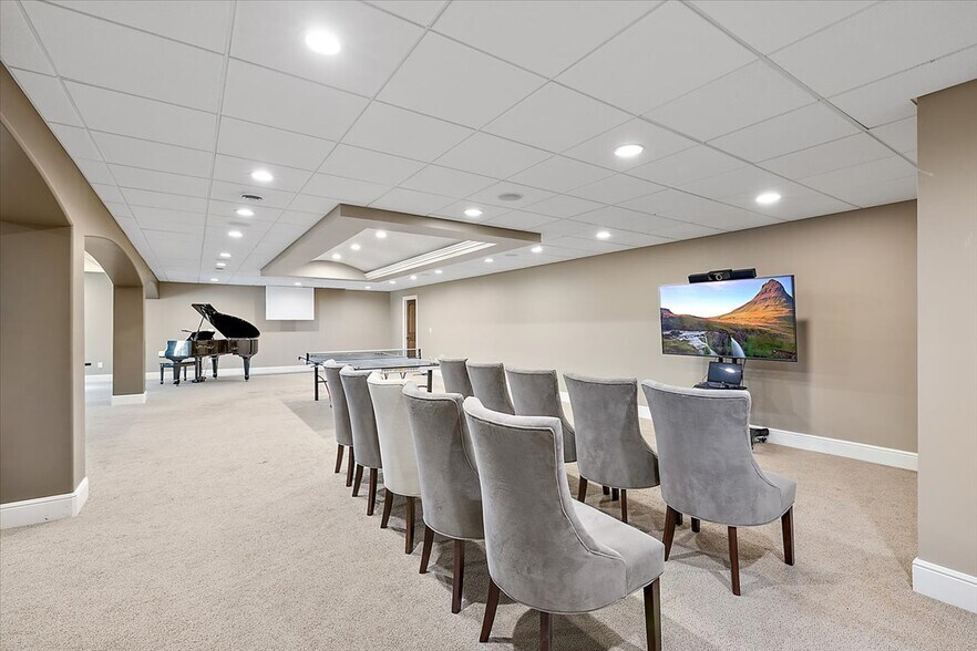 More Photos Of 1330 Oxford Rd, Bloomfield Hills Specialty For Sale