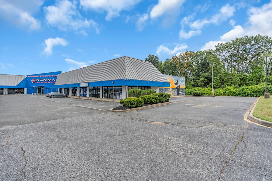 More Photos Of 781 Brick Blvd, Brick General Retail For Lease